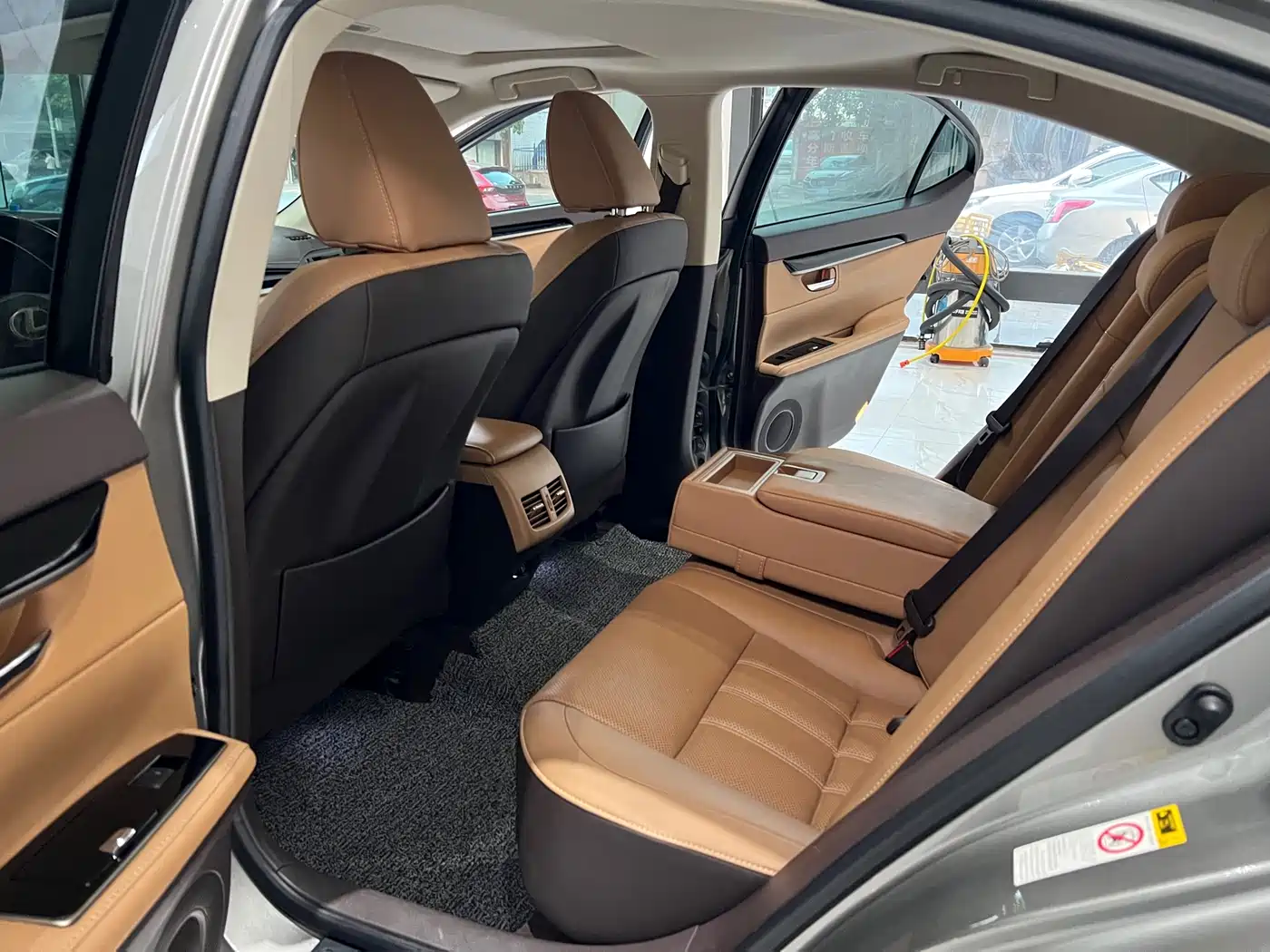 Lexus ES 2015 200 Elite Edition фото 21