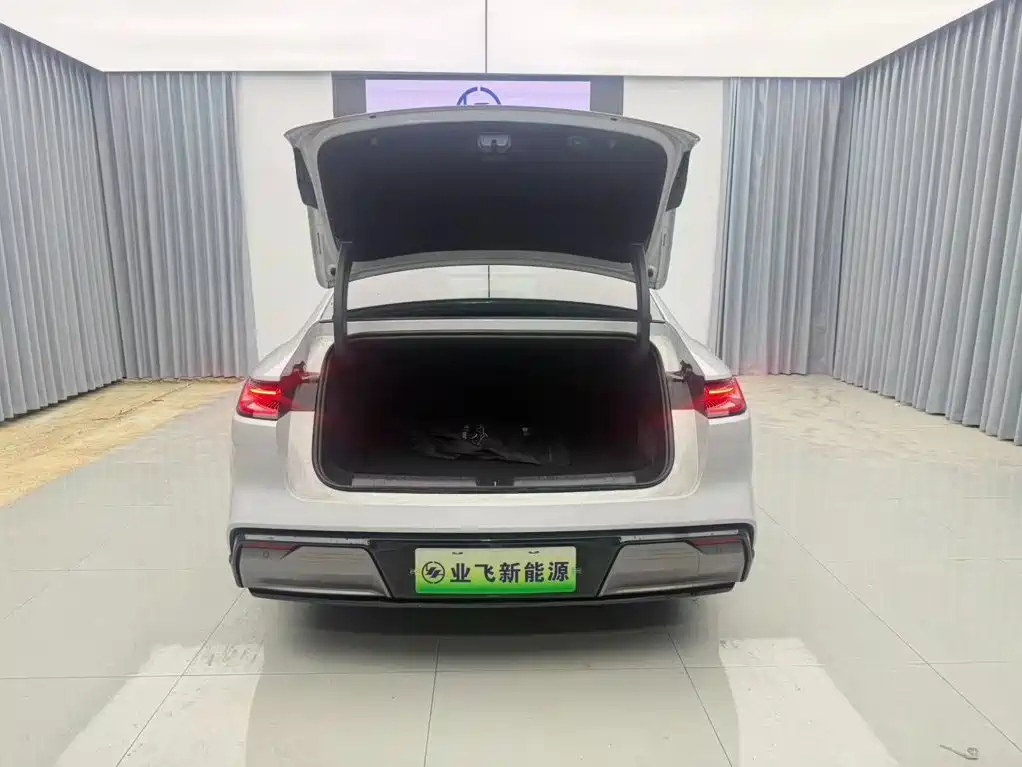 Geely Galaxy Galaxy E8 2025 2025 700km Long Voyage Smart Drive Edition