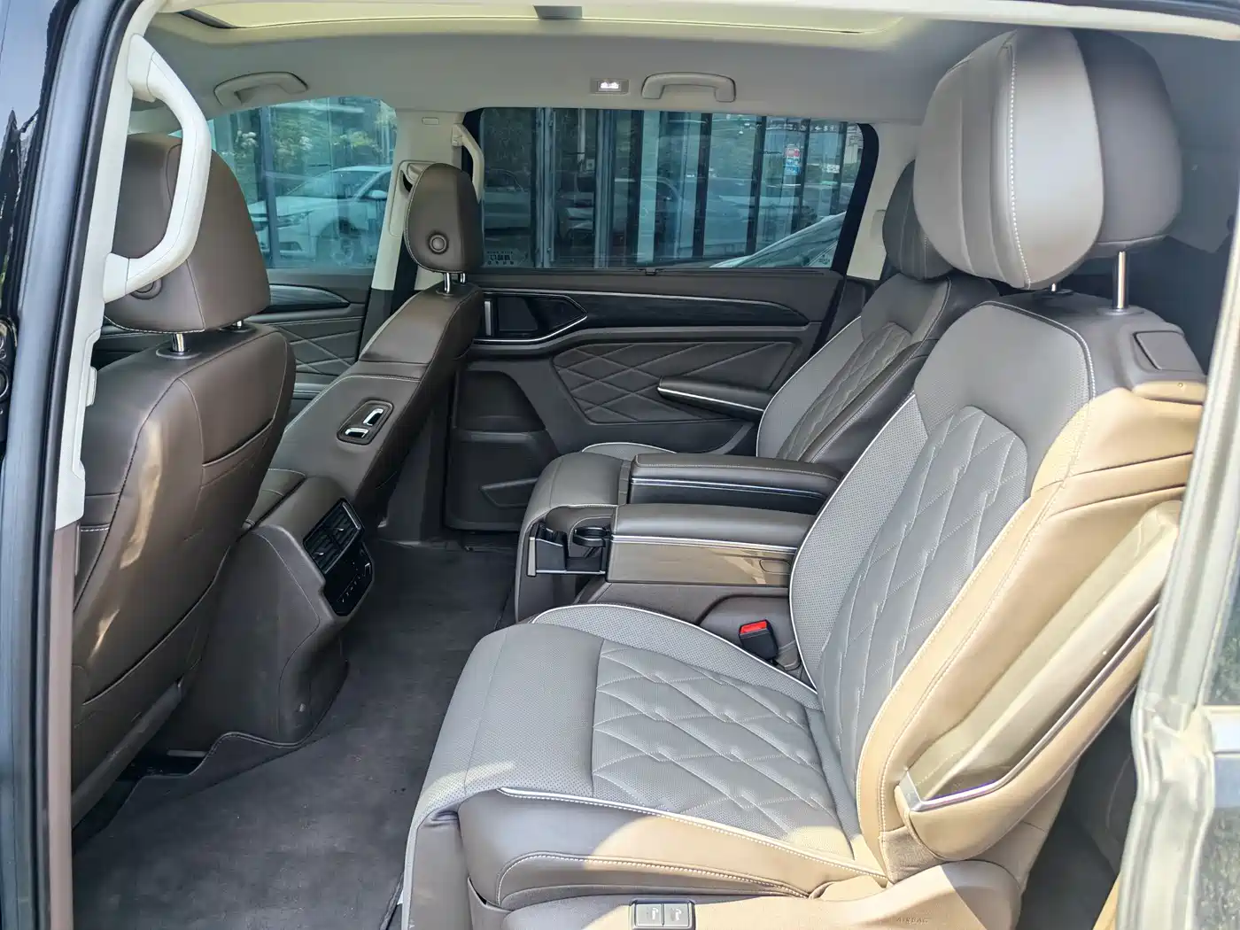 Volkswagen Viloran 2024 380TSI Executive Edition фото 4