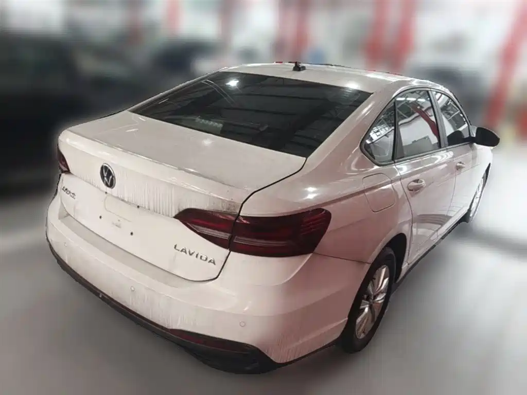 Volkswagen Lavida 2023 1.5L Auto Delight Edition фото 12
