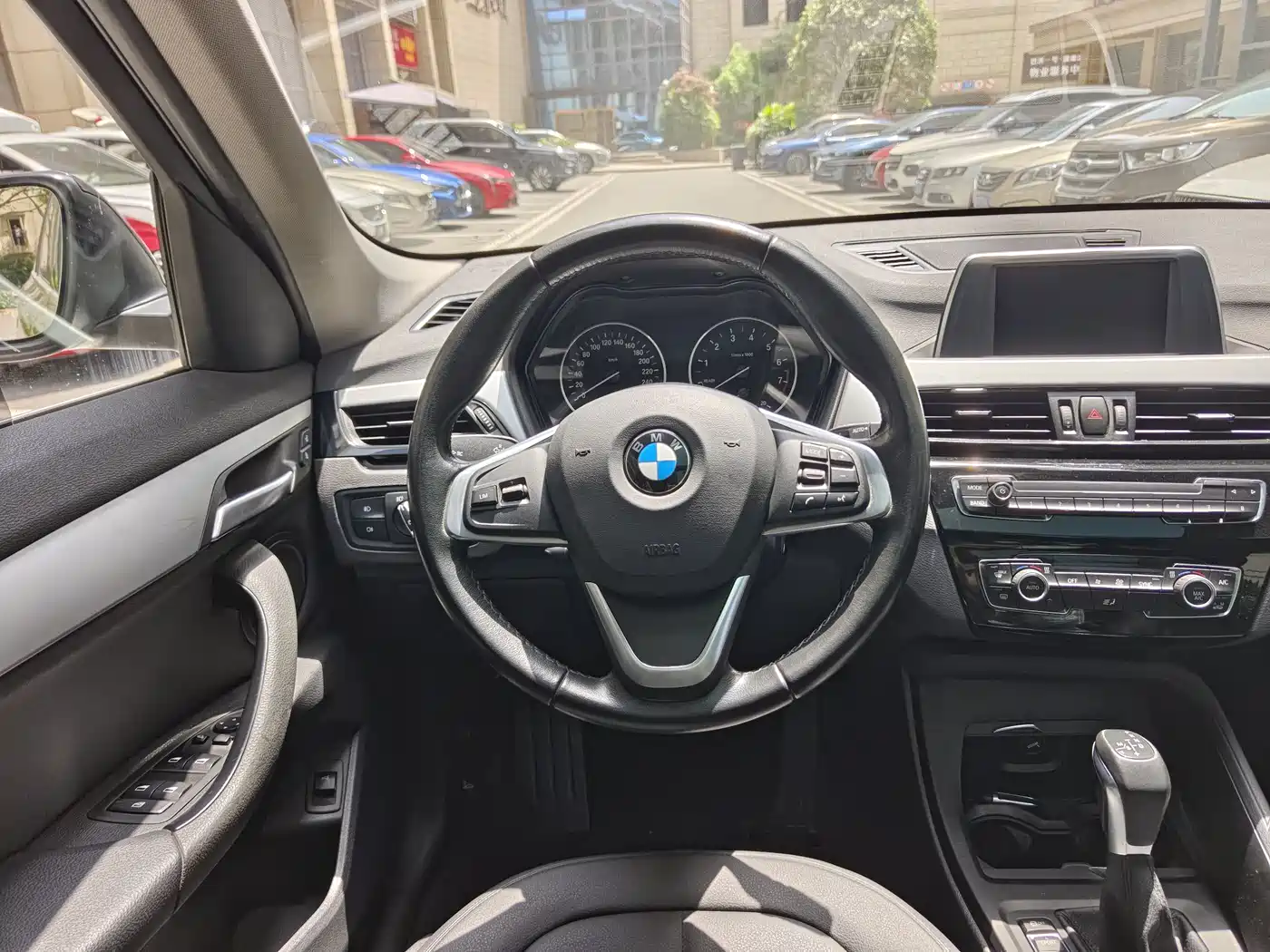 BMW X1 2018 sDrive20Li Leading Model фото 11