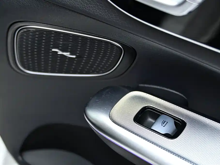 Mercedes-Benz GLC 2024 GLC 260 L 4MATIC Luxury 5-seater фото 29