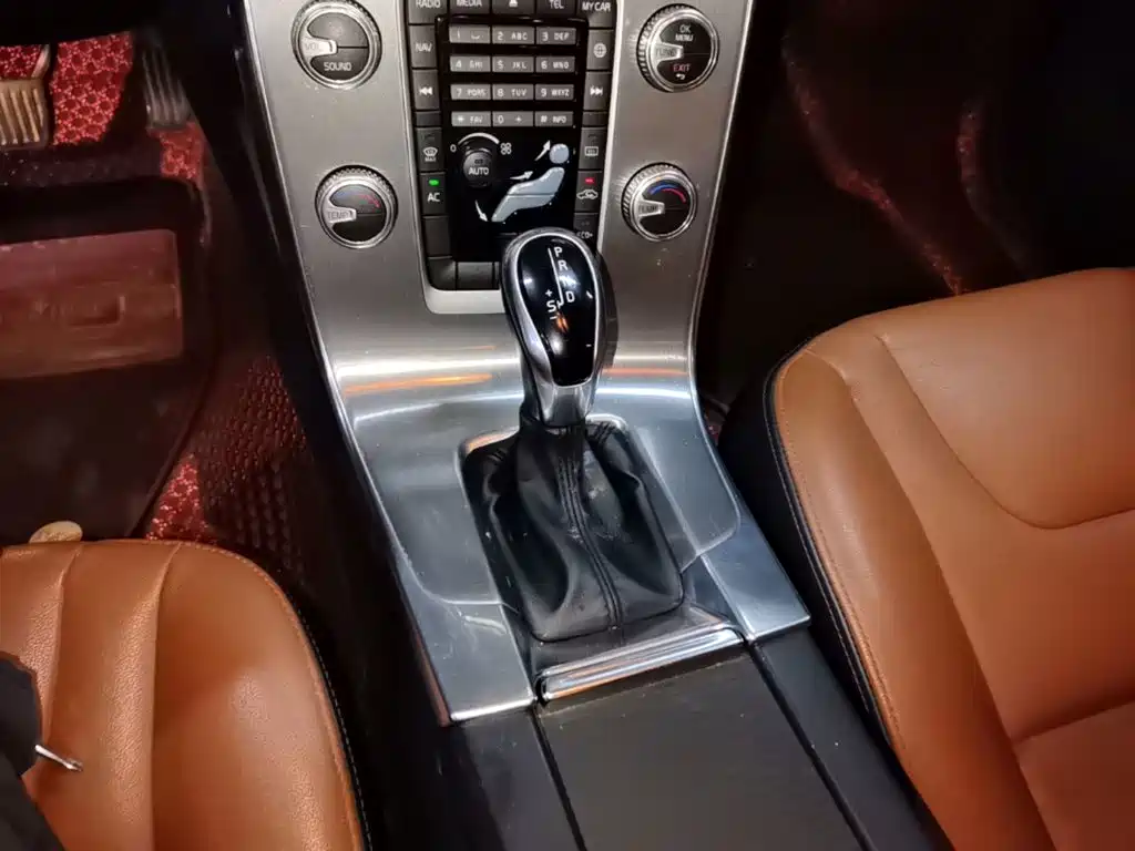Фото 14 - Volvo S60