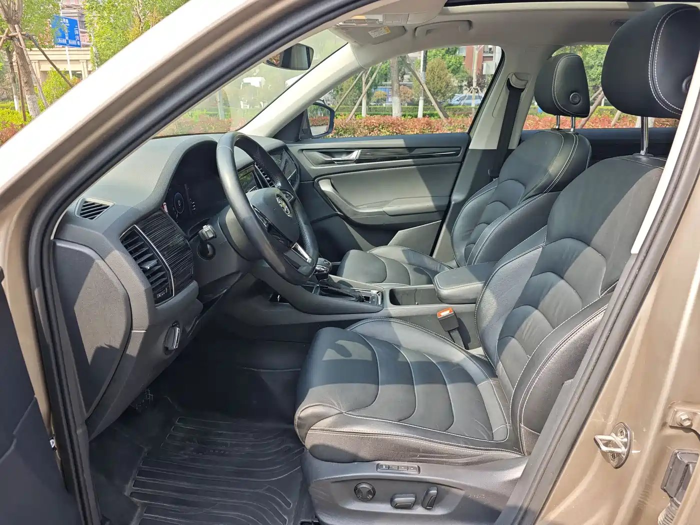 Škoda Kodiaq 2019 Facelift TSI330 5-Seater 2WD Luxury Premium Edition China V фото 16