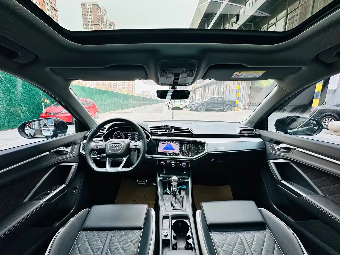 AUDI Q3
