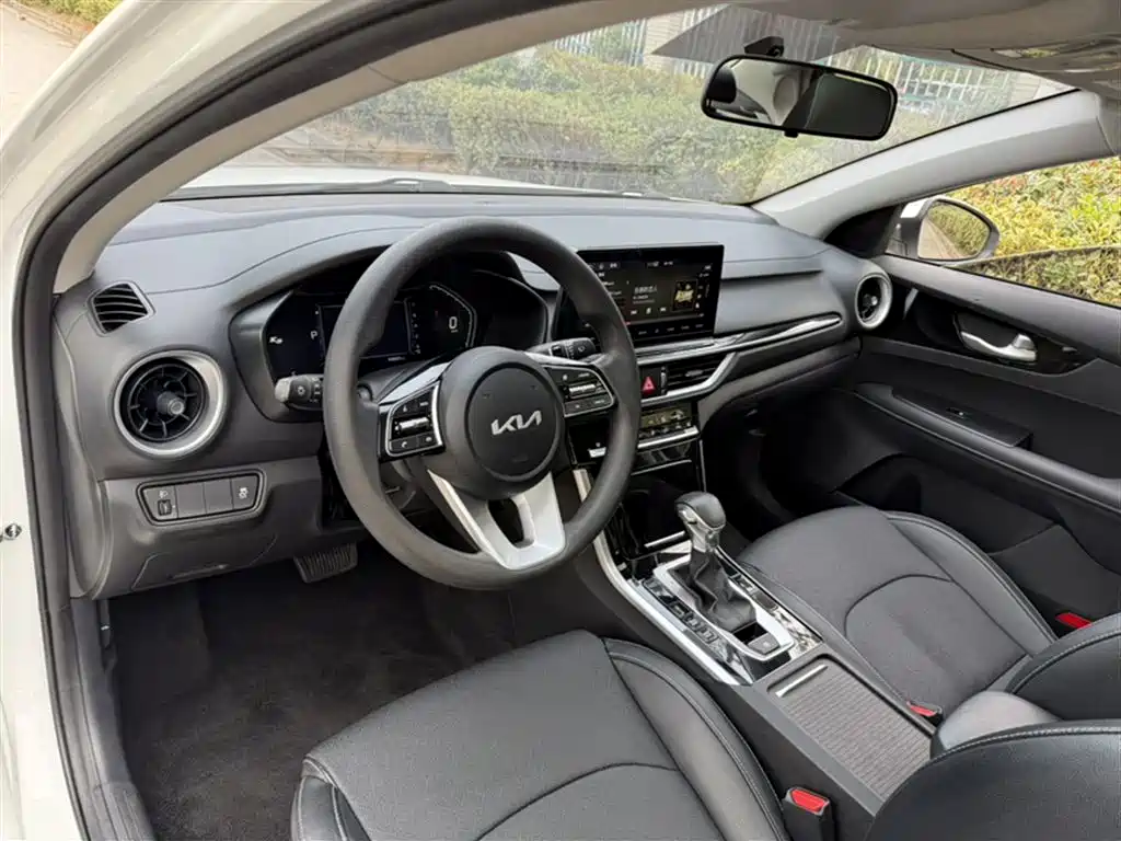 Kia K3 2021 Facelift 1.5L CVT Fashion Edition фото 12