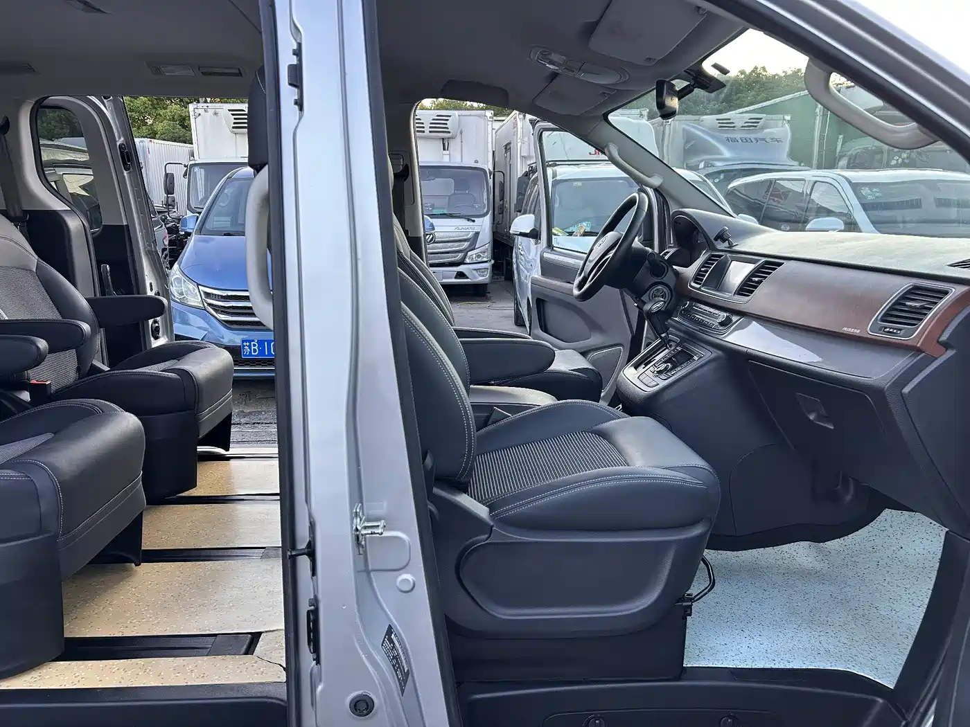 SAIC Maxus Maxus G10 2018 PLUS 2.0T Automatic Elite Edition фото 9