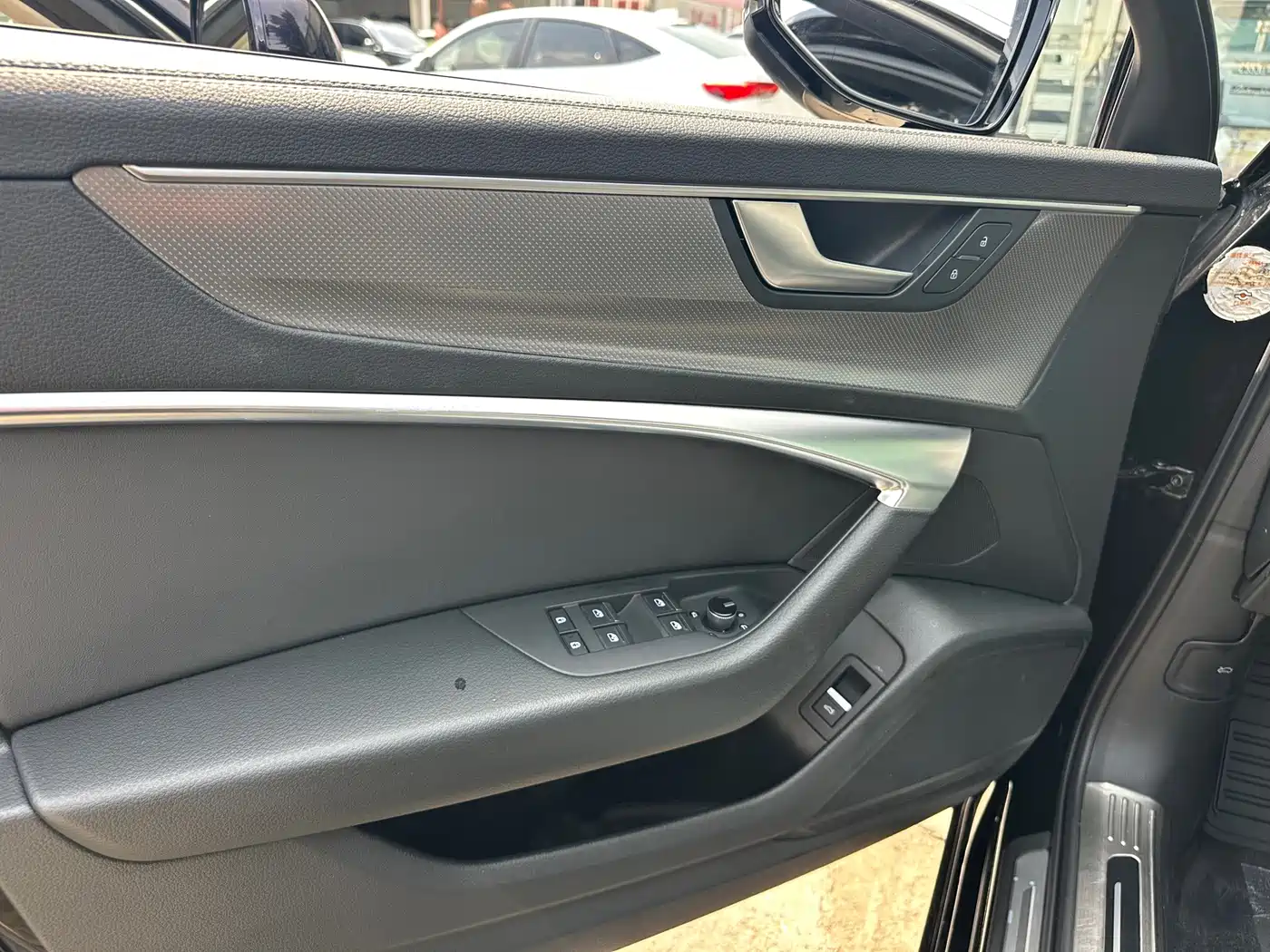 Фото 6 - Audi A6L