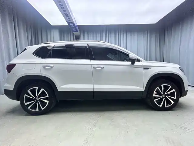 Volkswagen Tharu 2022 280TSI FWD Luxury Edition — фото 5