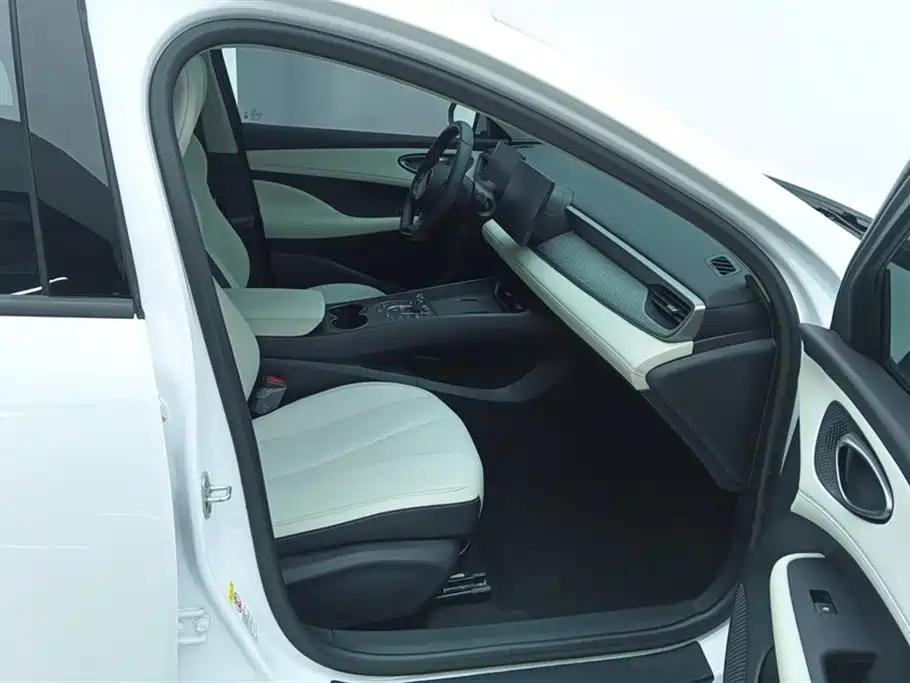 BYD Hai Bao 05 DM-i 2025 DM-i Smart Drive Edition 55KM Luxury фото 8