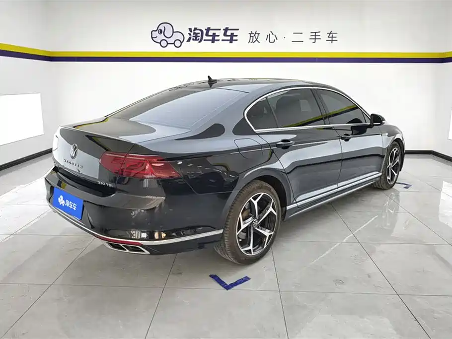 Volkswagen Magotan 2023 Model 2 Million Commemorative Edition 330TSI DSG Luxury фото 3