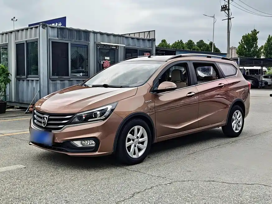 Baojun 310W 2018 2017 1.5L Manual Fashion Edition (China V)