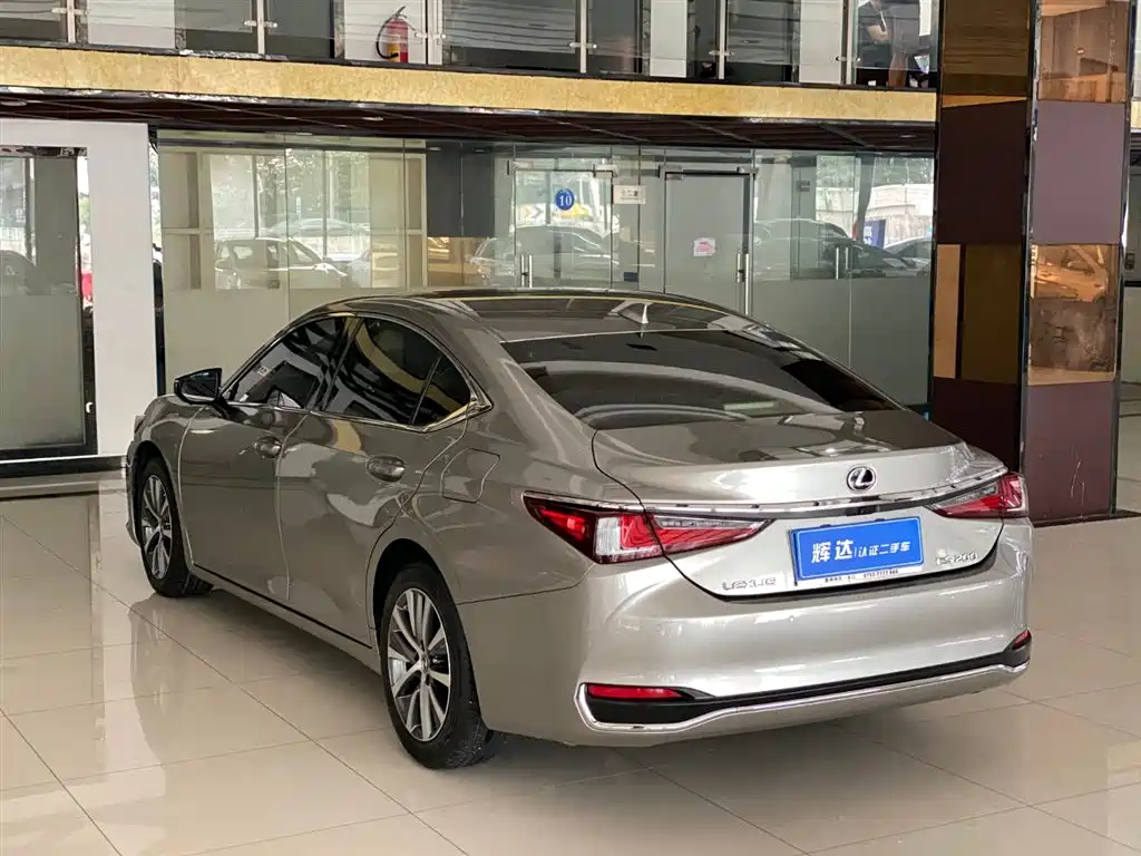 Lexus ES 2020 200 Excellence фото 5