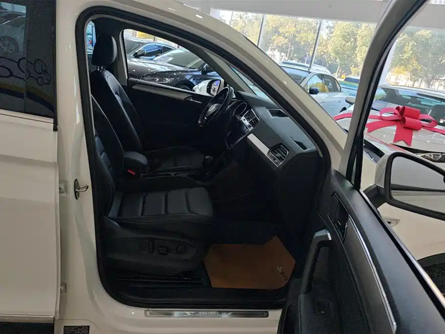 Volkswagen Tiguan L 2019 Facelift 330TSI Auto 2WD Smart Luxury China VI фото 8