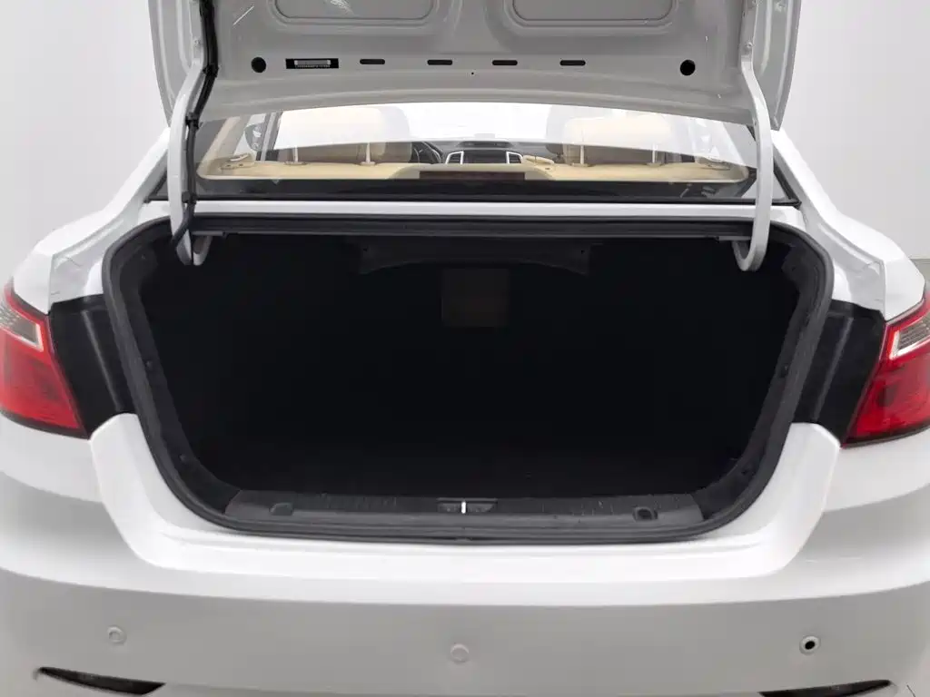 Changan Eado 2016 2015 1.6L Manual Luxury China V