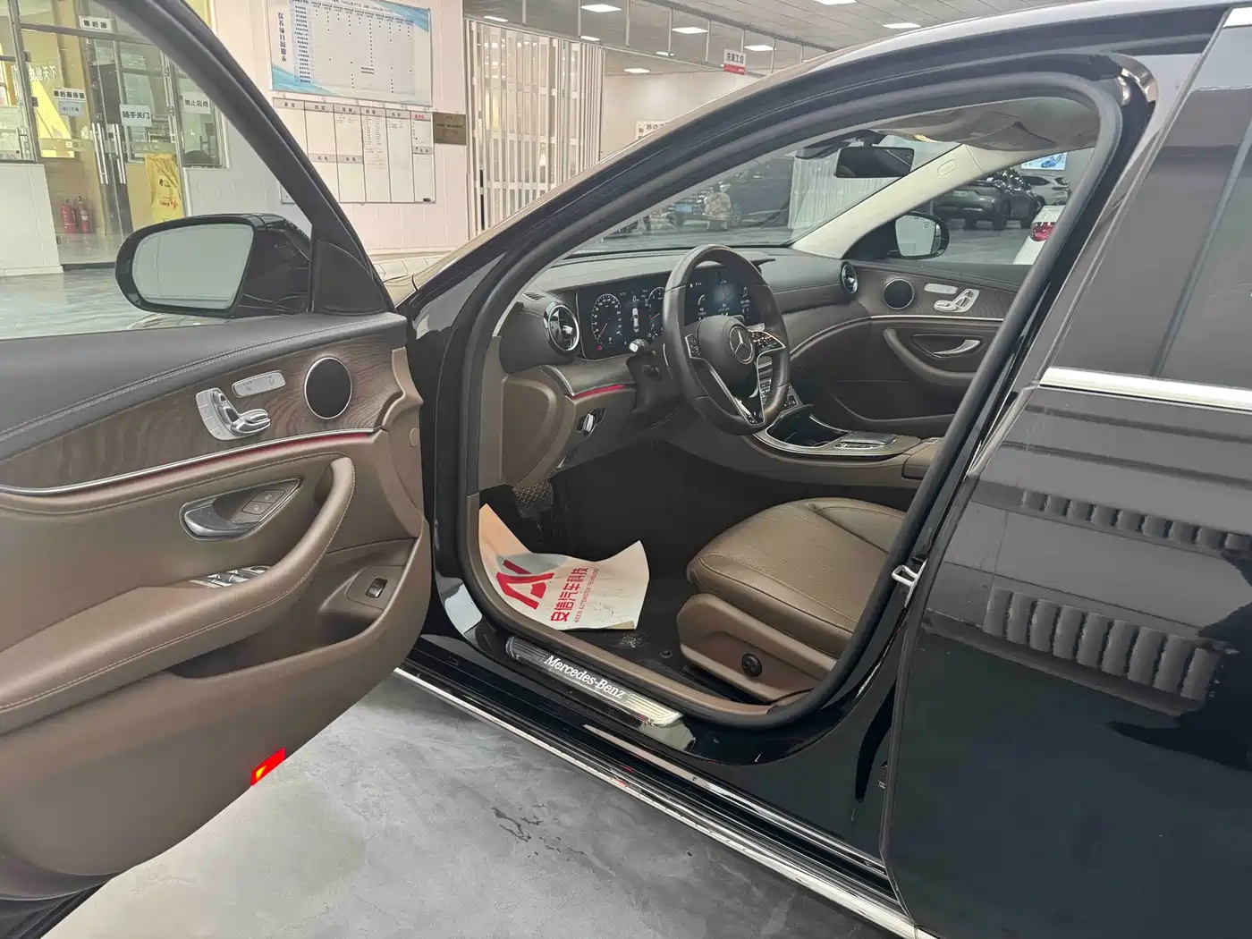 Mercedes-Benz E-Class 2023 E 300 L Fashion фото 7