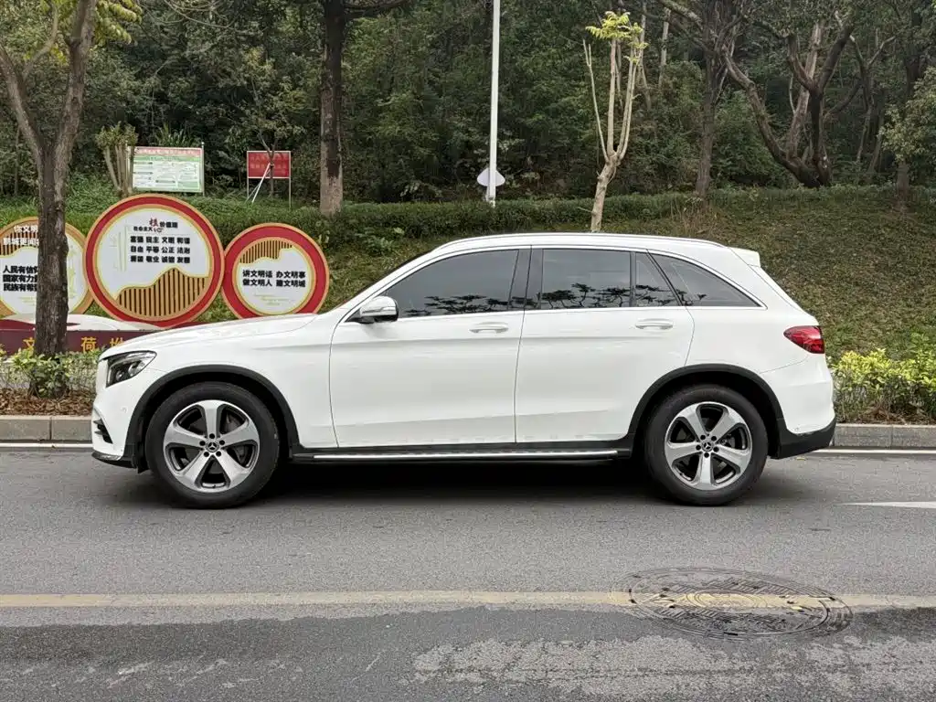 Mercedes-Benz GLC 2017 GLC 300 4MATIC Dynamic фото 9