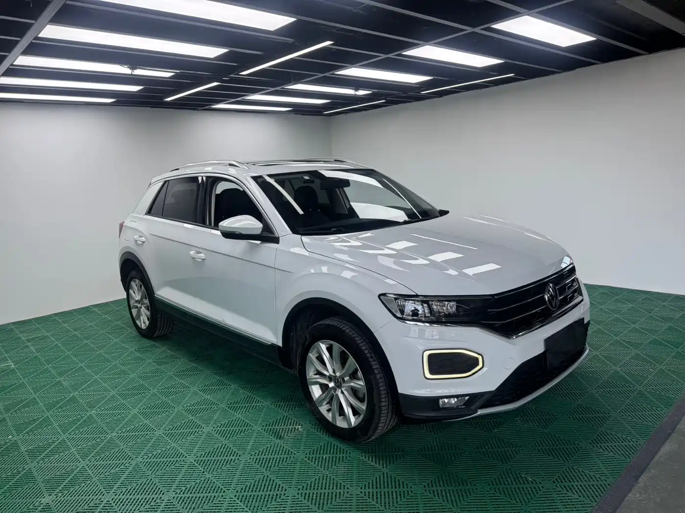 VOLKSWAGEN T ROC EXPLORING SONGS