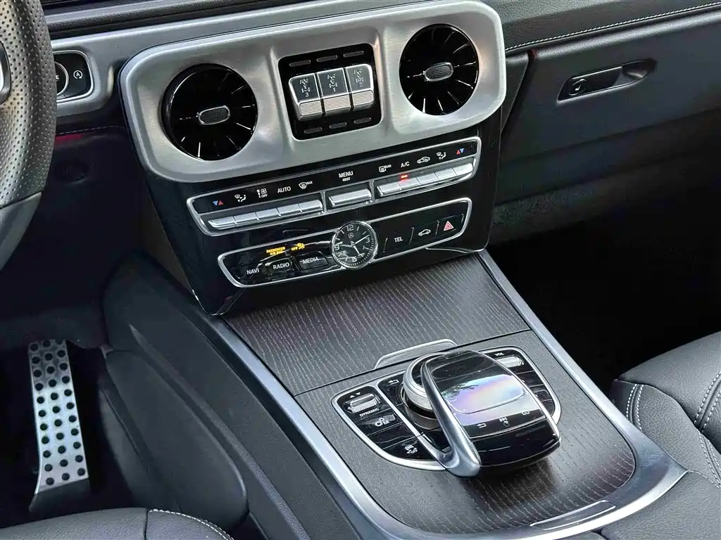 Mercedes-Benz G-Class 2024 G 350 фото 16