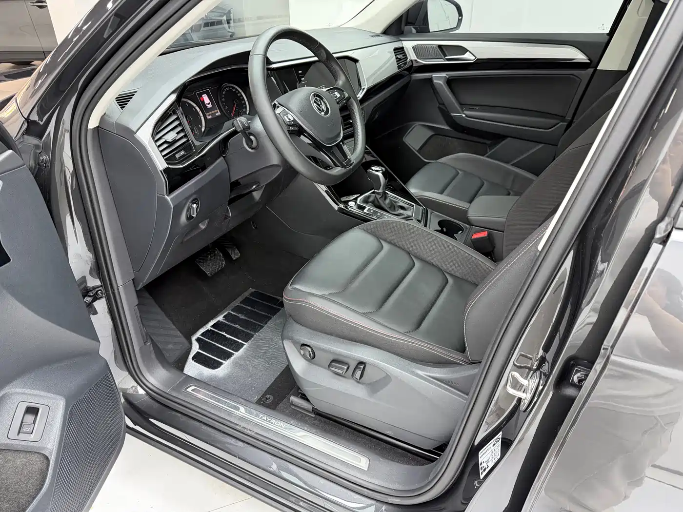 Volkswagen Tayron 2022 280TSI 2WD Luxury Smart Connect Edition фото 11