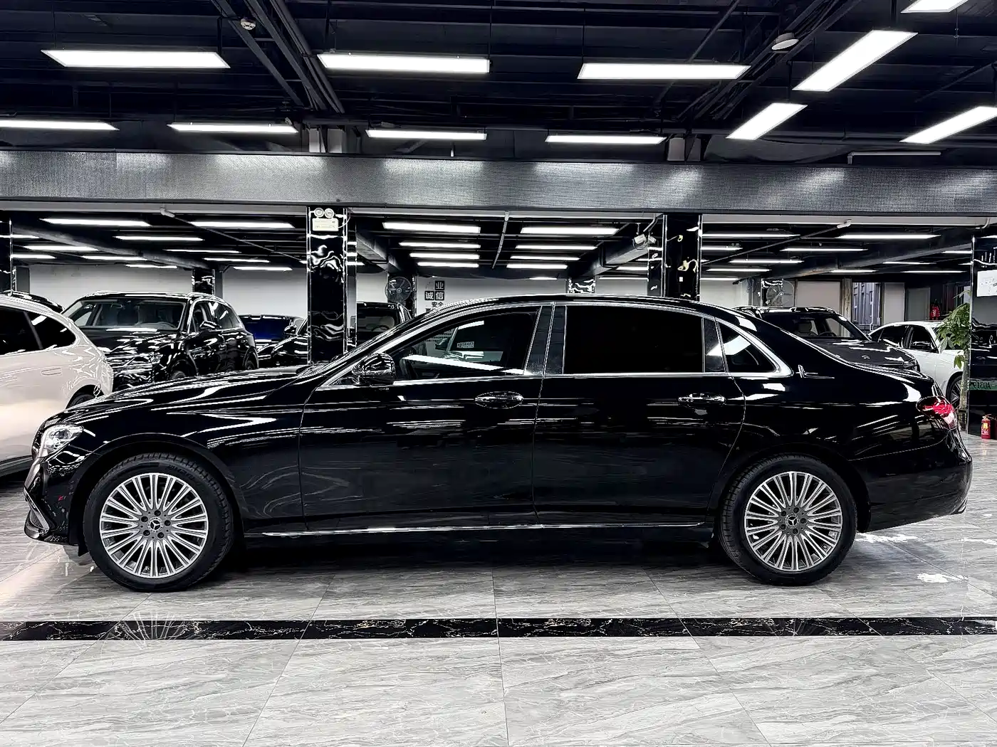 Mercedes-Benz E-Class 2022 E 300 L Luxury фото 4