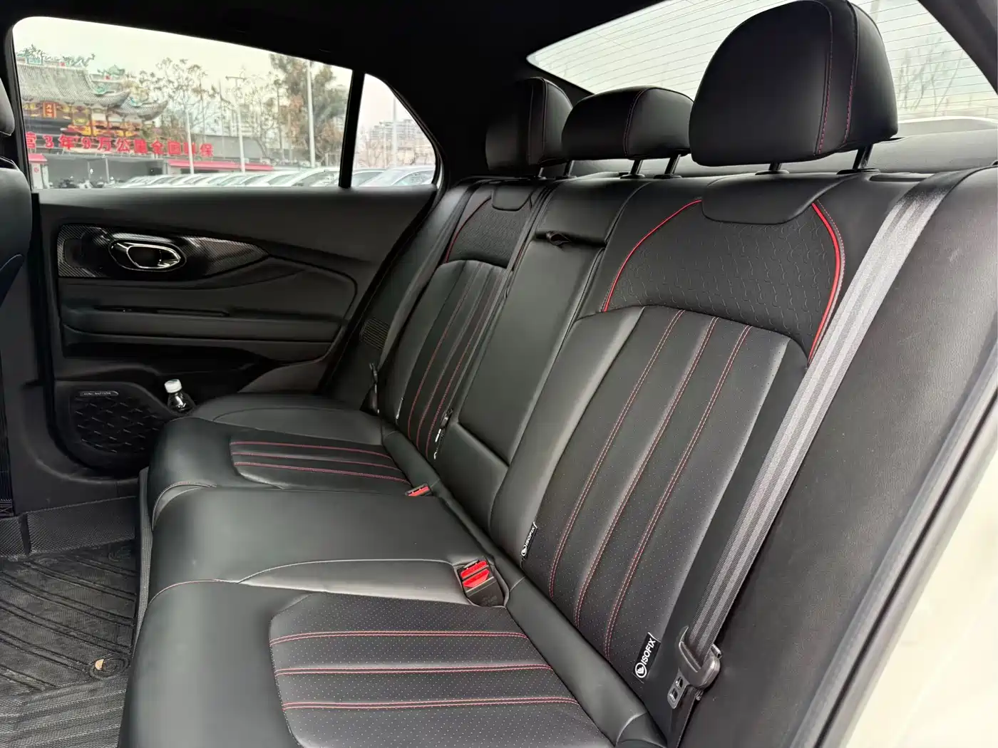 GAC Trumpchi Trumpchi Emkoo 2023 270T DCT J15 Edition фото 10