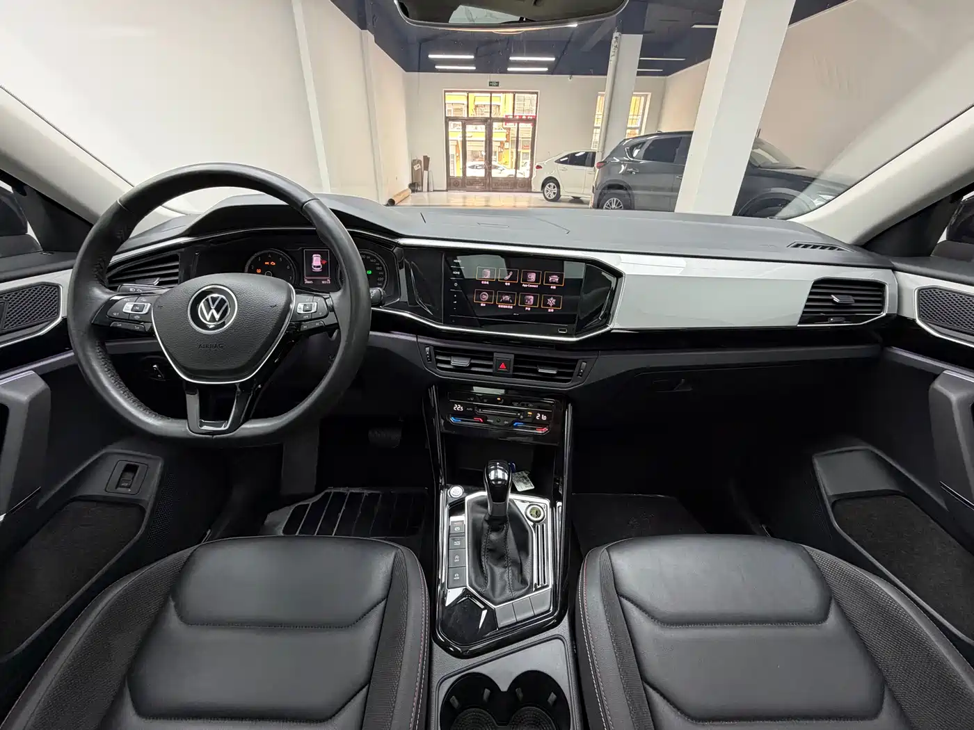 Volkswagen Tayron 2022 280TSI 2WD Luxury Smart Connect Edition фото 12