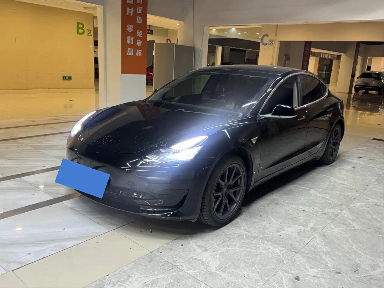 TESLA MODEL 3