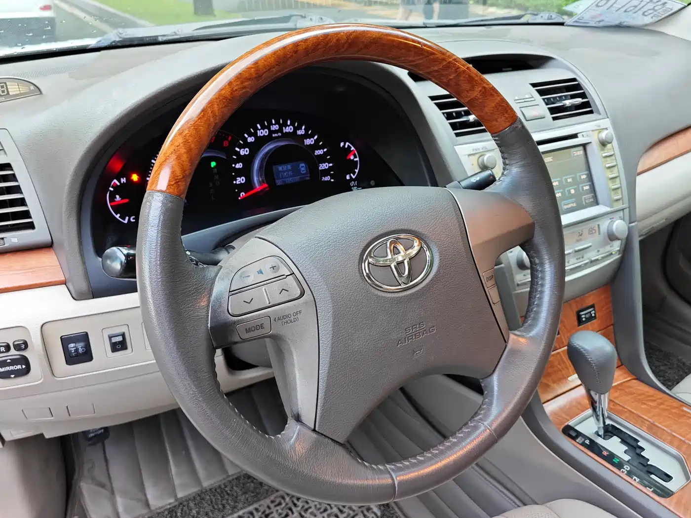 Photo 6 - Toyota Camry