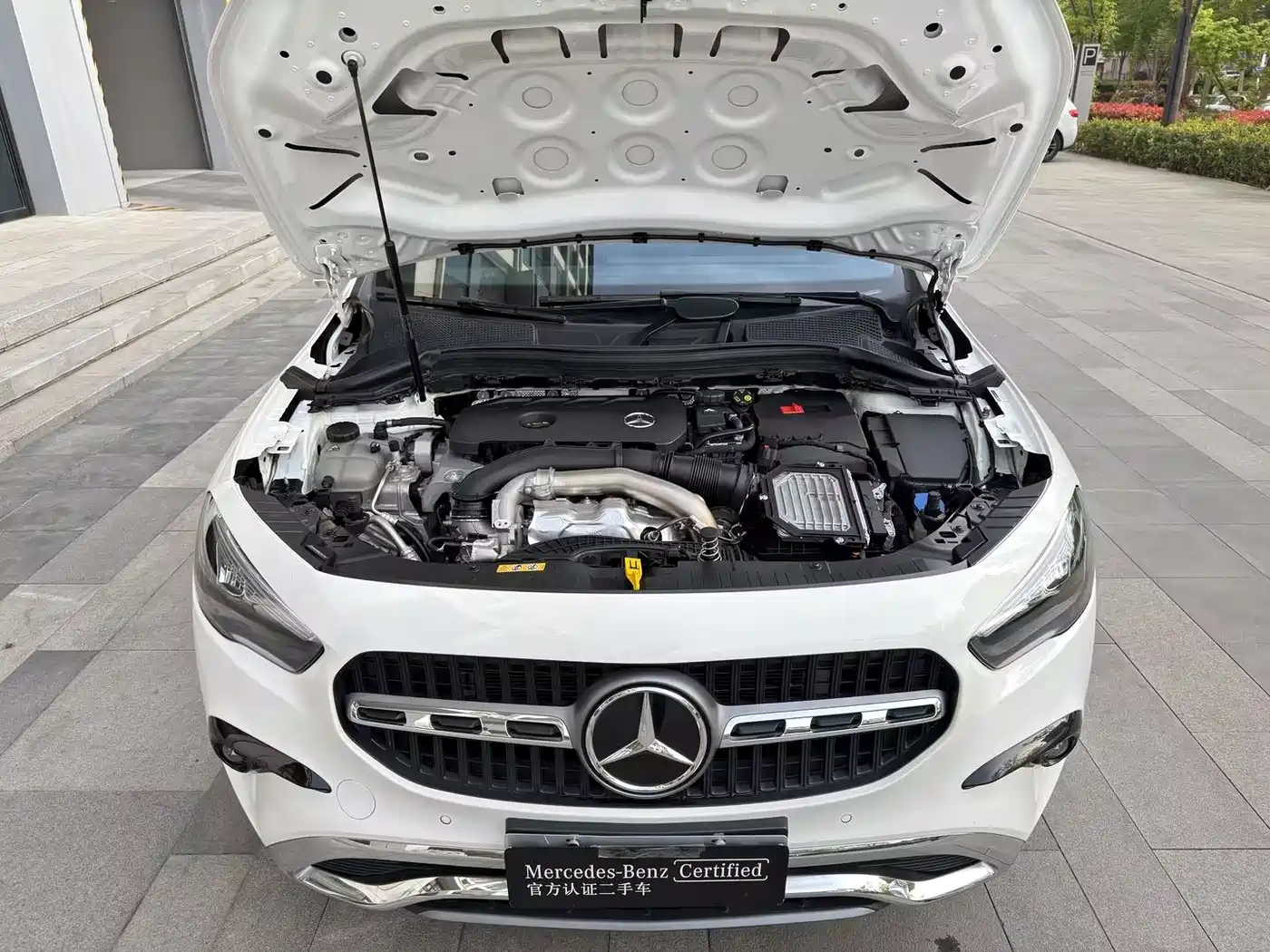 MERCEDES-BENZ GLA