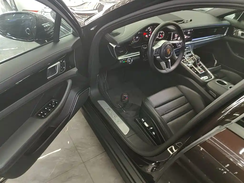 Porsche Panamera 2017 Panamera 3.0T фото 16