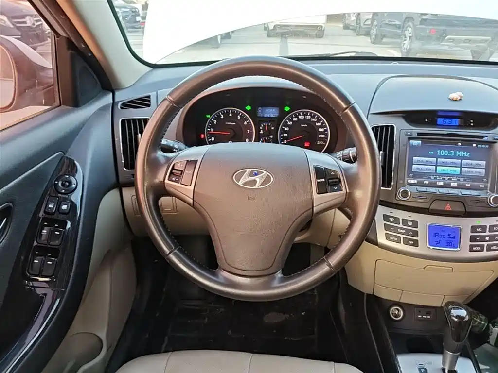 Hyundai Elantra 2011 1.6L Automatic Luxury фото 11