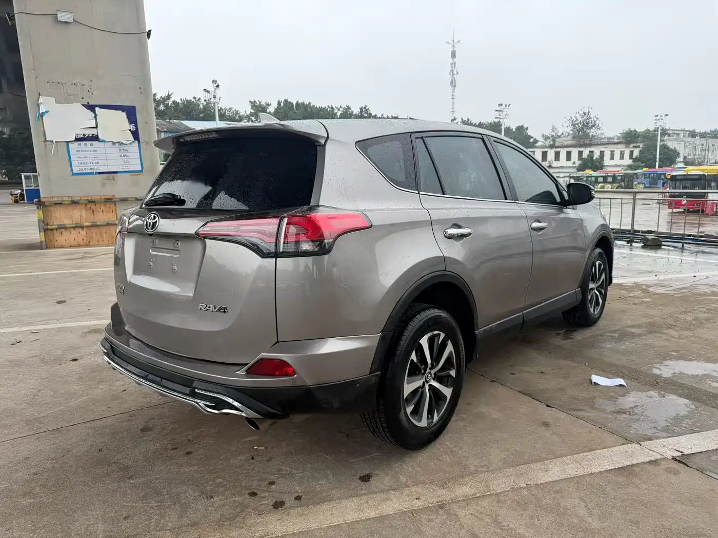 Toyota RAV4 Rongfang 2016 2.0L CVT 2WD Trend (China V) фото 4