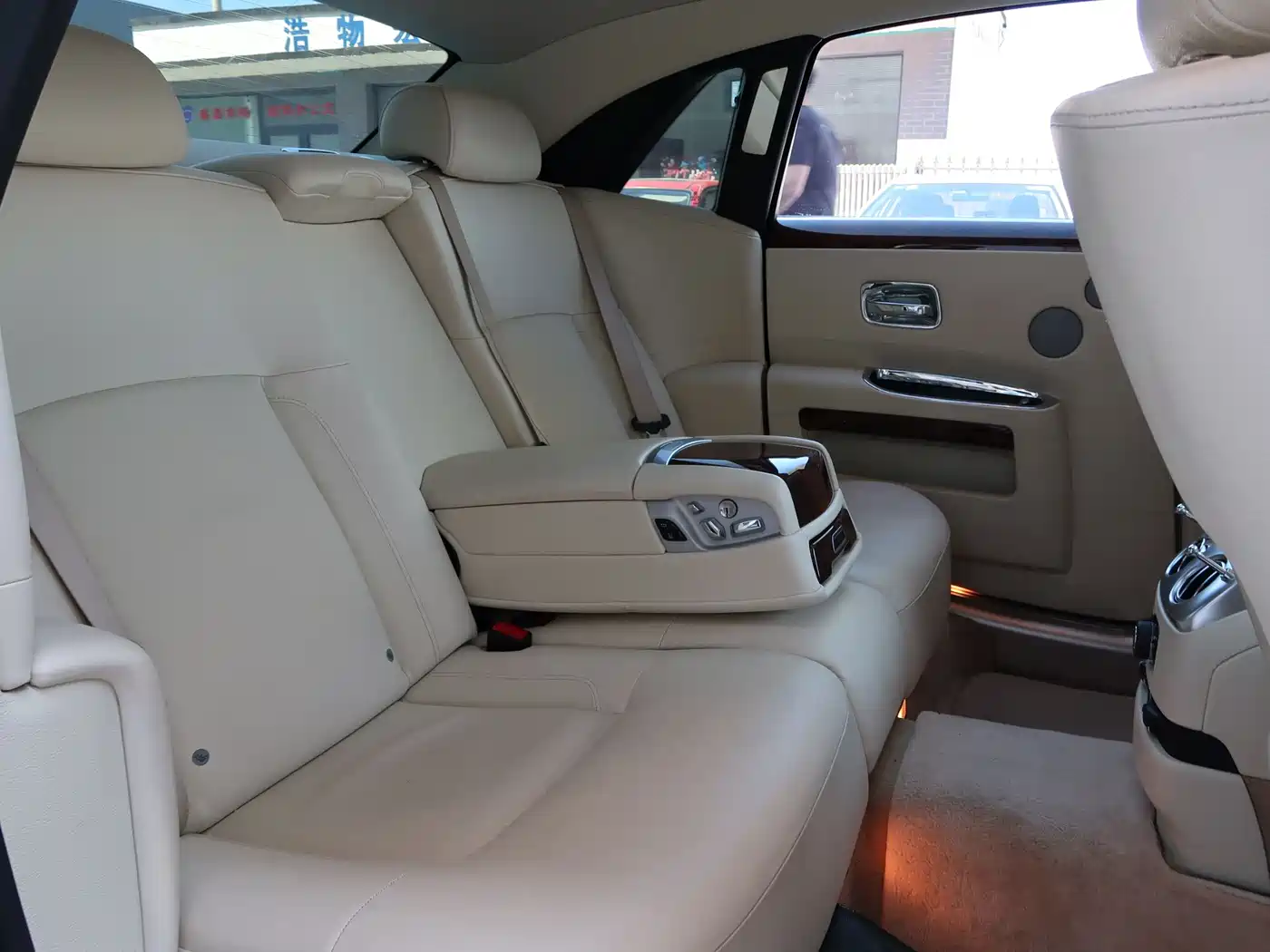 Rolls-Royce Ghost 2011 2010 Model 6.6T Standard