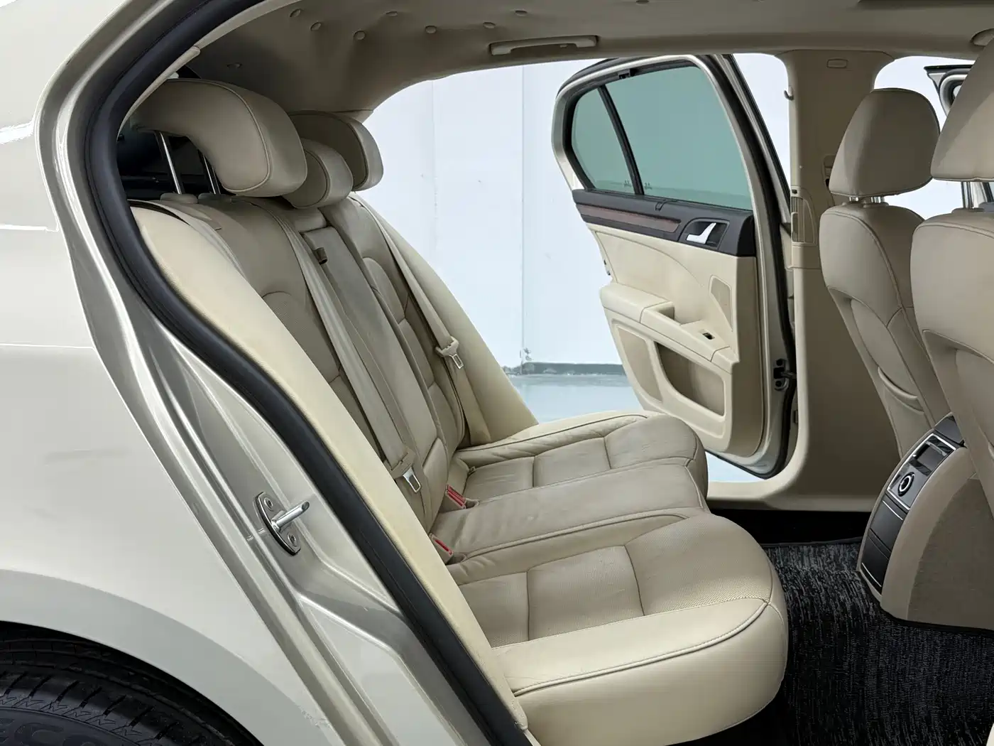 Škoda Superb 2013 1.8TSI Automatic Elegance Edition фото 6