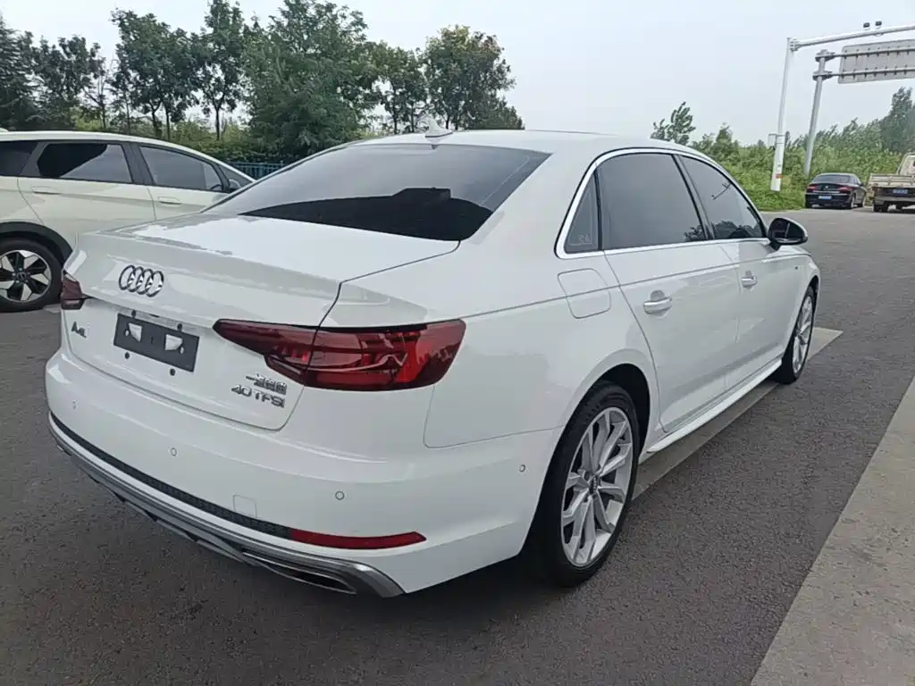 Фото 7 - Audi A4L