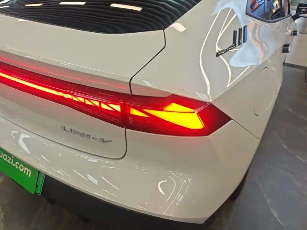 Changan UNI-V iDD 2024 2023 ZhiDian iDD 1.5T 113km Smart Fun Edition