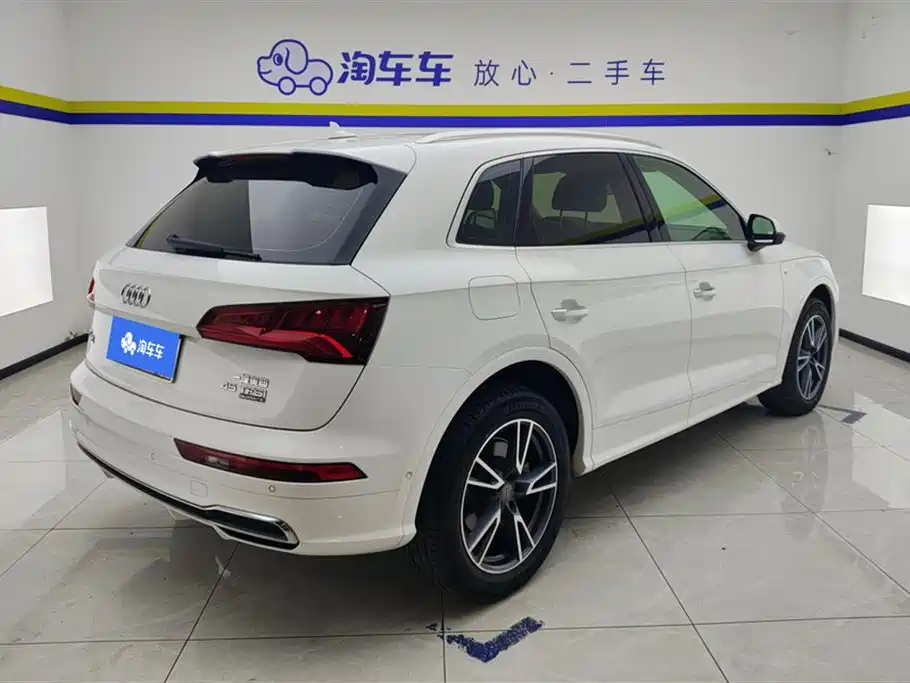 Audi Q5L 2020 45 TFSI Exclusive Fashion фото 3