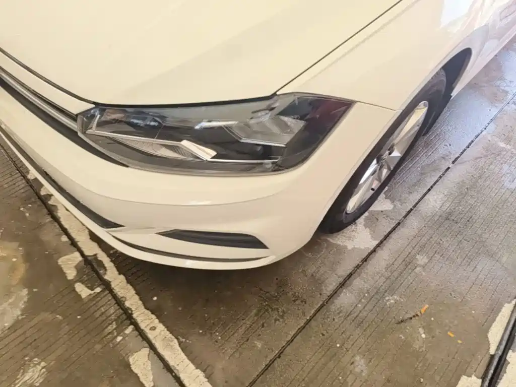Фото 24 - Volkswagen Polo