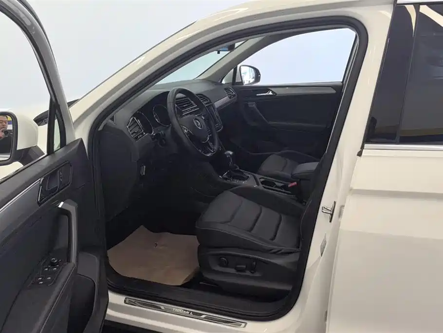 Volkswagen Tiguan L 2019 330TSI Auto 2WD Panorama Comfort Edition China V фото 9