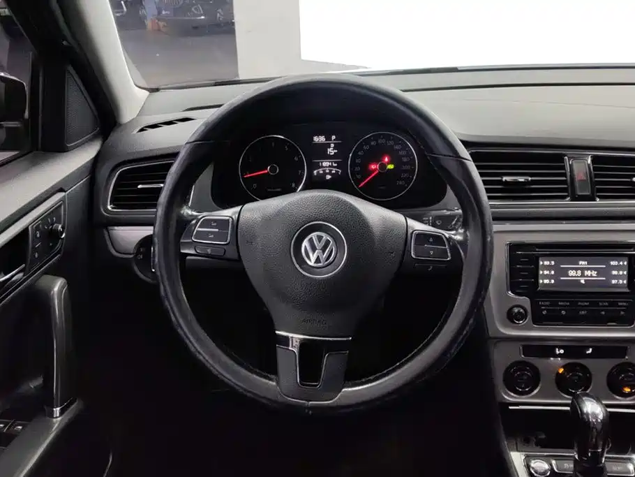 صورة 15 - Volkswagen Lavida Tour