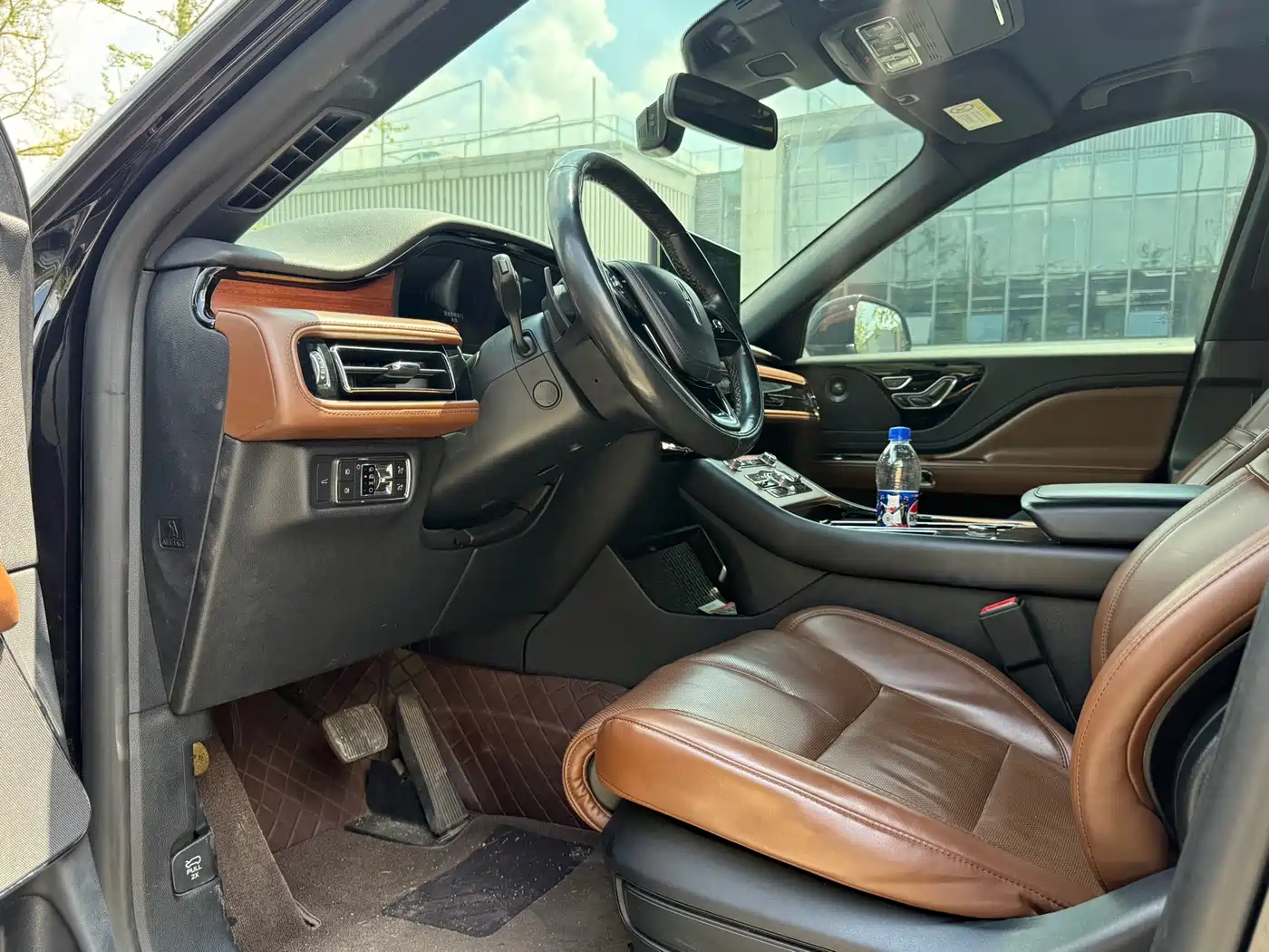 Фото 6 - Lincoln Aviator