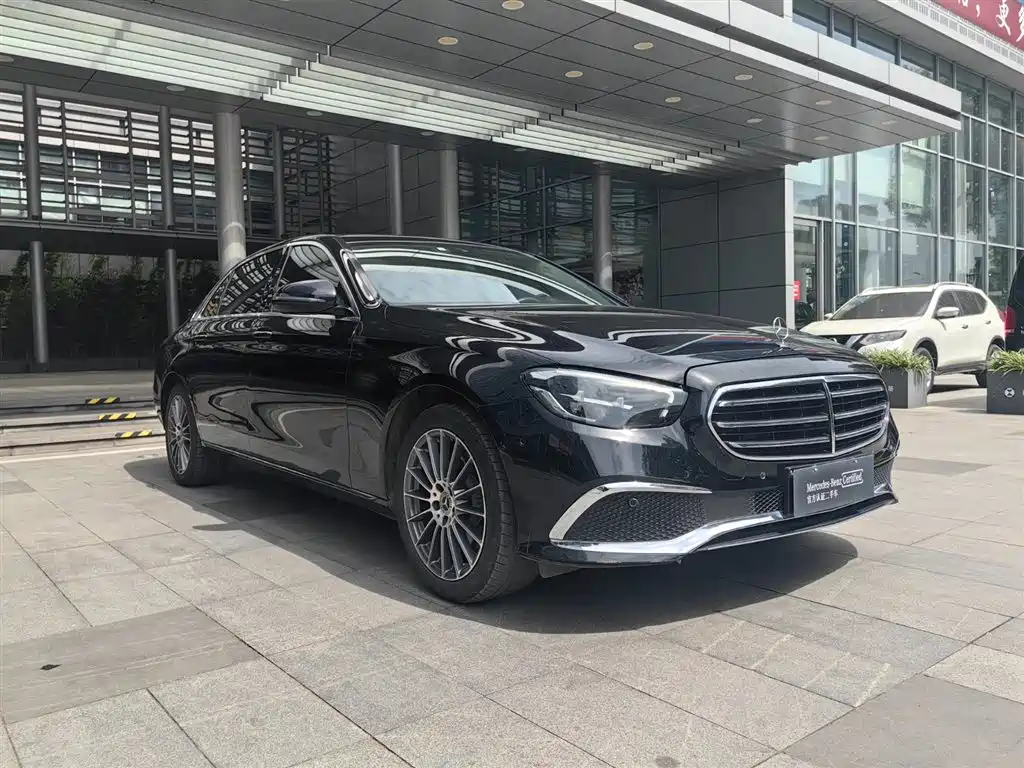 Mercedes-Benz E-Class 2022 E 260 L фото 13