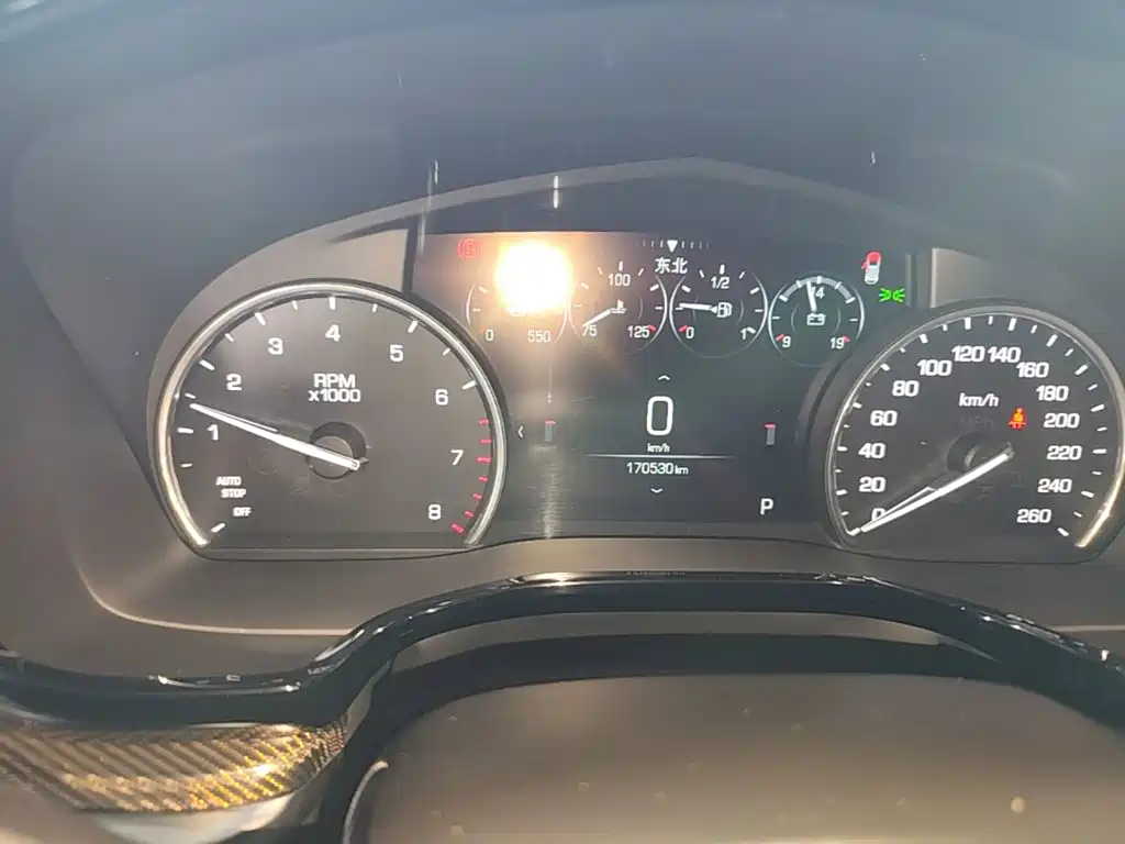 Фото 12 - Cadillac XT5