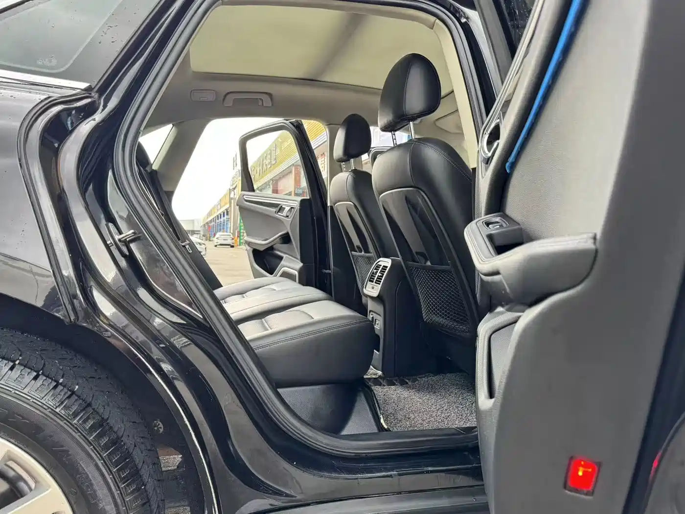 Фото 15 - Zotye SR9