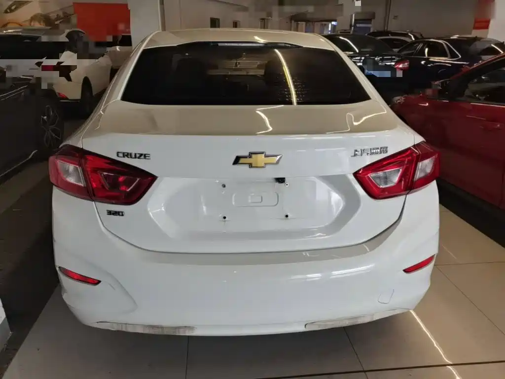 Chevrolet Cruze 2018 2018 320 Automatic Pioneer Sunroof Edition