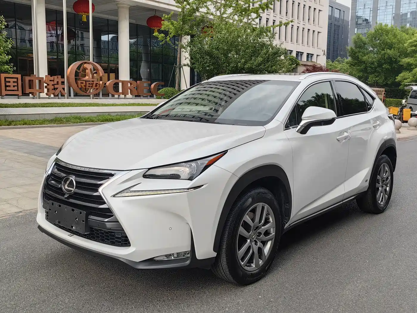 Lexus NX 2015 200t AWD F Sport фото 2