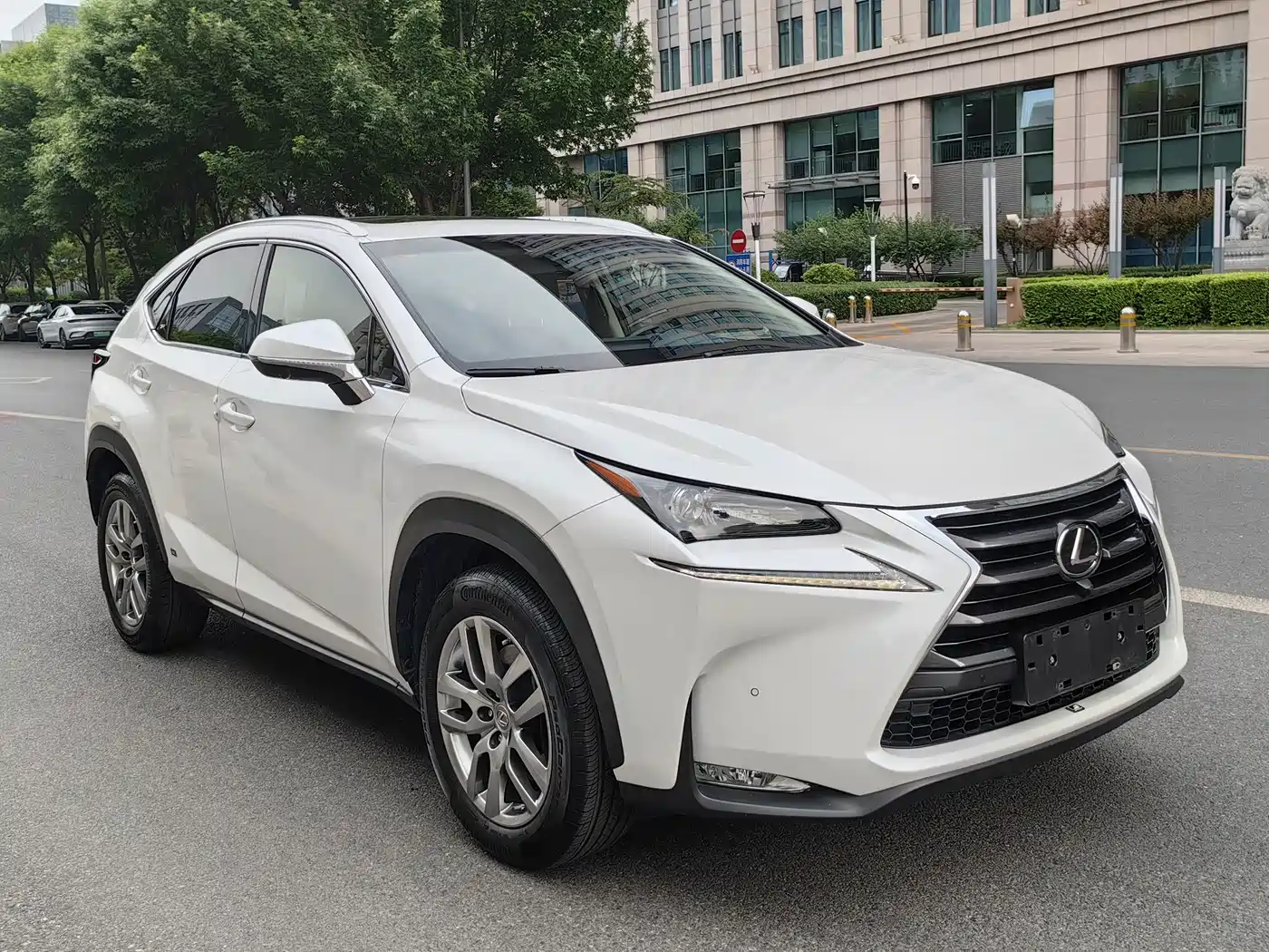 Lexus NX 2015 200t AWD F Sport фото 9
