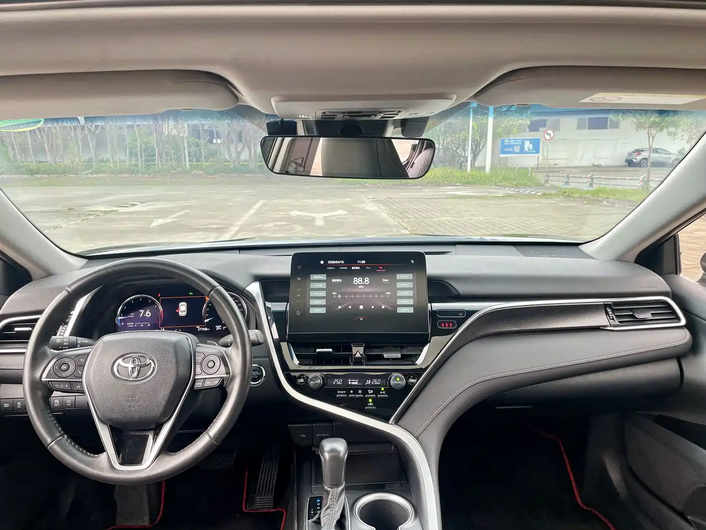 Photo 15 - Toyota Camry