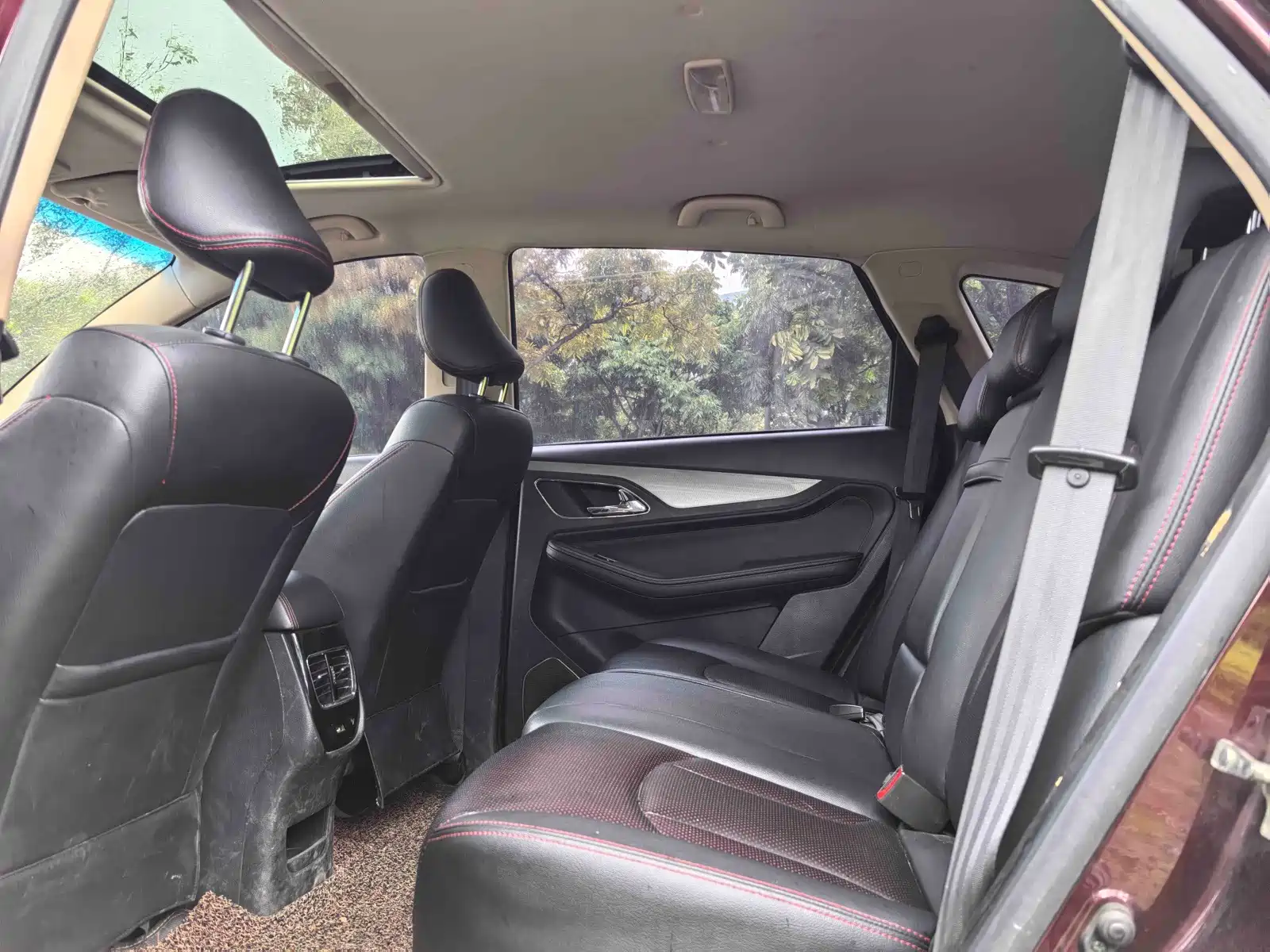 Photo 5 - Baojun 560